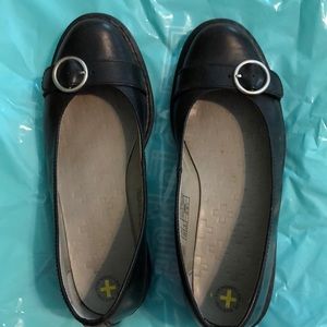 Dr. Martens OLGA